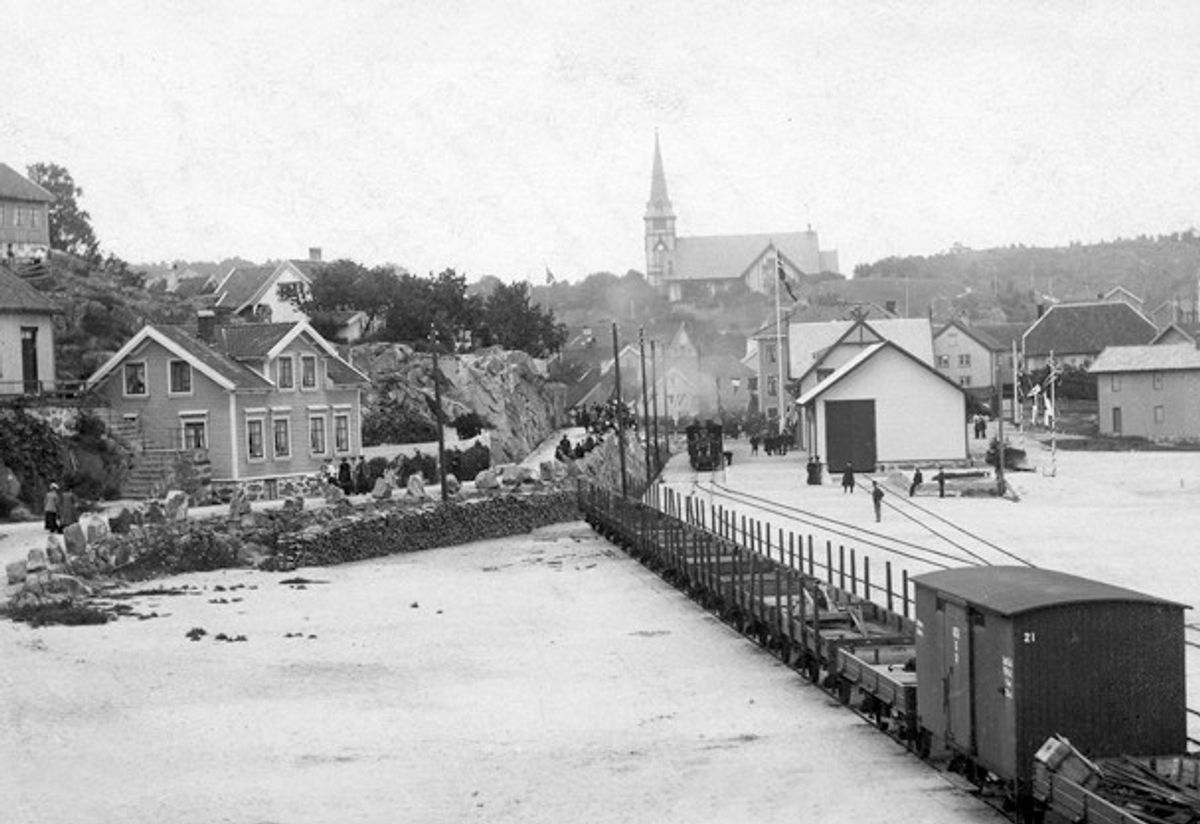 Grimstad stasjon ved åpningen i 1907