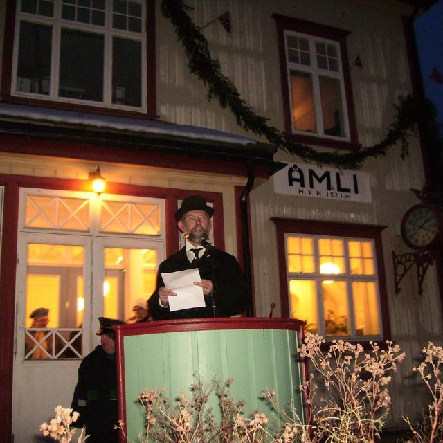 Historiker Egil Fiane holdt den historiske talen