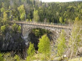 Den fine steinhvelvsbrua