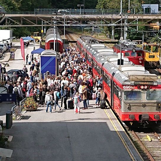 Stortrafikk på Arendal stasjon onsdag formiddag