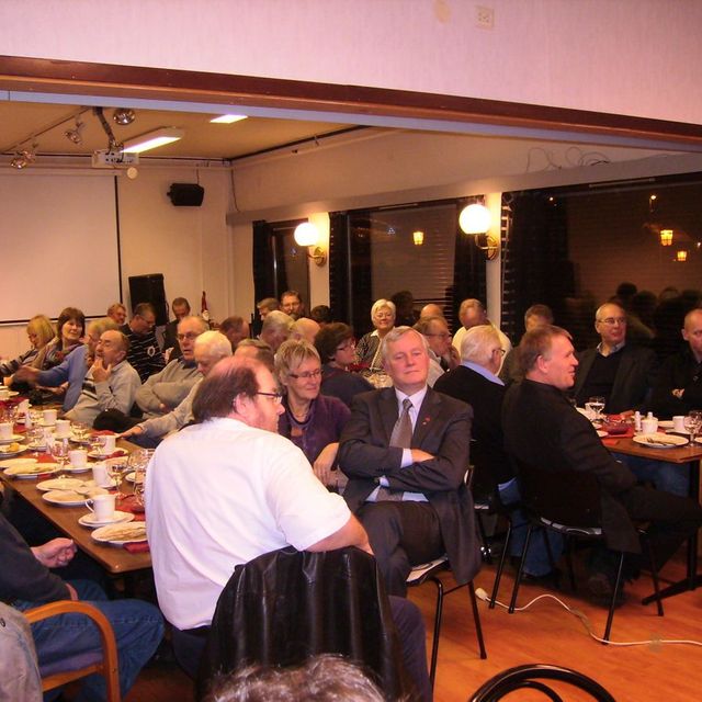 Over 100 deltok på festmiddagen.