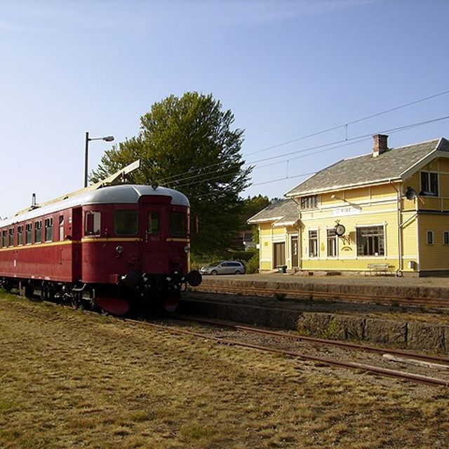 ·RISE åpnet 1908 for NSB, 10,19 km fra Arendal, betjent til 1983