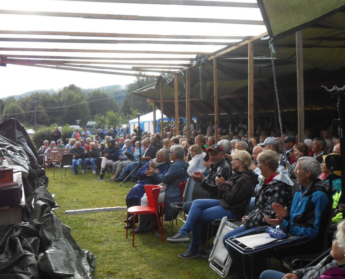 Over 500 publikumere.