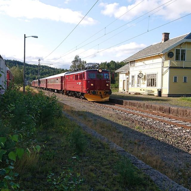 EL13 med Ståltoget på Rise.