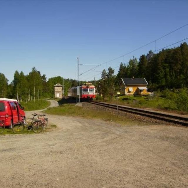 Flaten stasjon og holdeplass